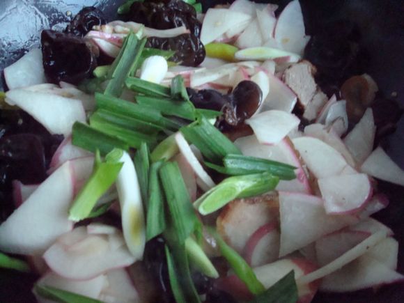 紅蘿卜黑木耳炒肉的做法-家常味炒菜譜-易網(wǎng)健康養(yǎng)生網(wǎng) 紅蘿卜黑木耳炒肉的做法-家常味炒菜譜