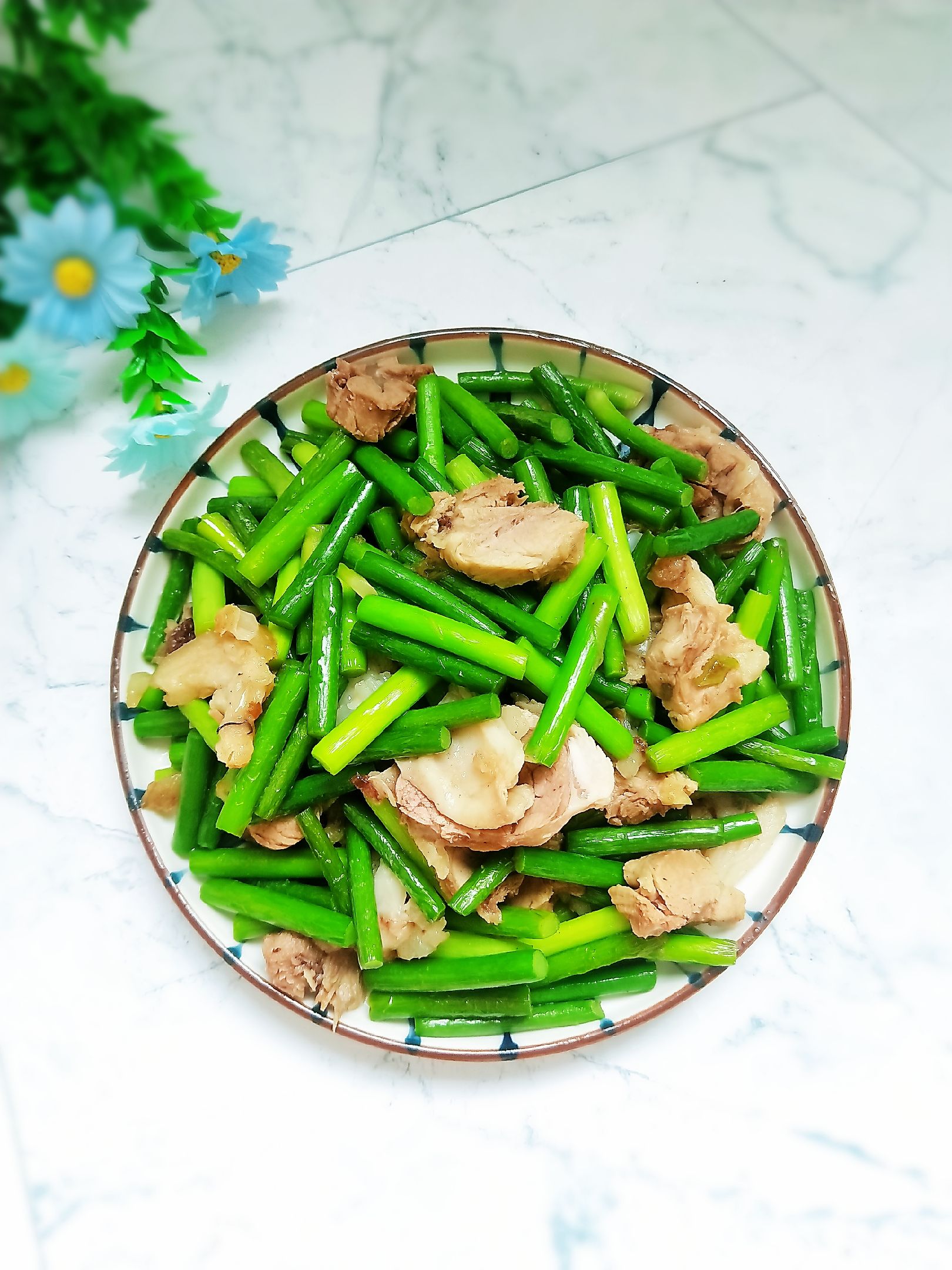 白肉炒蒜苔的做法-家常味炒菜譜-易網健康養生網 白肉炒蒜苔的做法-家常味炒菜譜