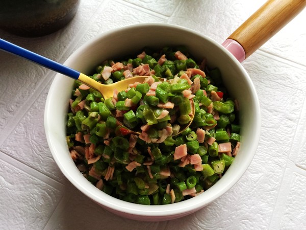 火腿肉炒豆角末的做法-家常味炒菜譜-易網健康養生網 火腿肉炒豆角末的做法-家常味炒菜譜