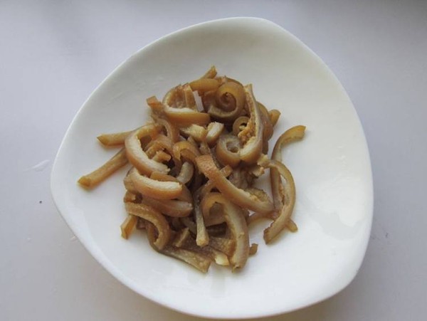 香菇炒肉皮的做法-家常味炒菜譜