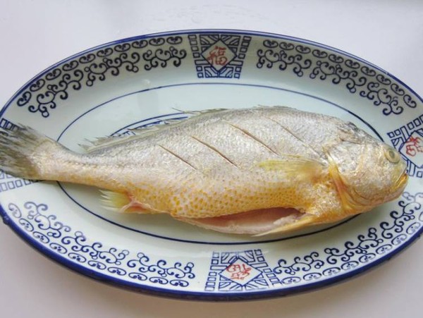 蔥油黃花魚的做法-家常味蒸菜譜-易網(wǎng)健康養(yǎng)生網(wǎng) 蔥油黃花魚的做法-家常味蒸菜譜