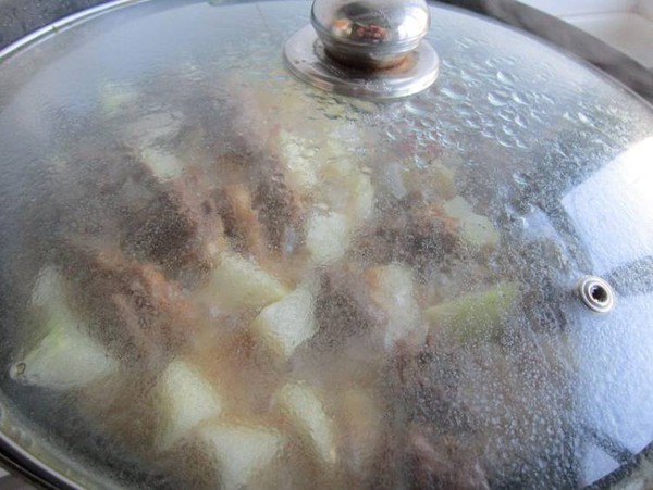 恰瑪古燜羊排的做法-家常味燜菜譜-易網(wǎng)健康養(yǎng)生網(wǎng) 恰瑪古燜羊排的做法-家常味燜菜譜