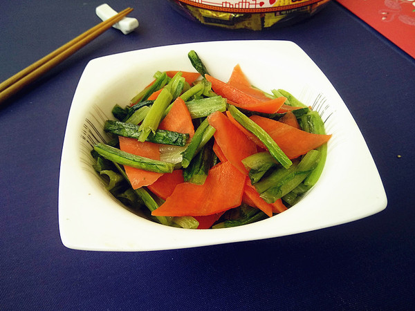 胡蘿卜炒油麥菜的做法-家常味炒菜譜-易網(wǎng)健康養(yǎng)生網(wǎng) 胡蘿卜炒油麥菜的做法-家常味炒菜譜