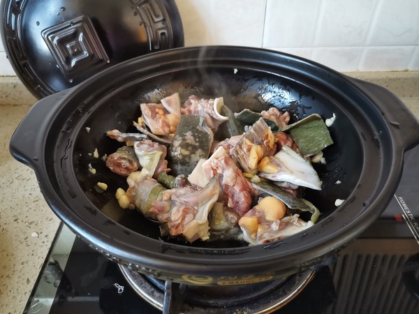 雞腿菇燉甲魚煲的做法-咸鮮味燉菜譜-易網(wǎng)健康養(yǎng)生網(wǎng) 雞腿菇燉甲魚煲的做法-咸鮮味燉菜譜