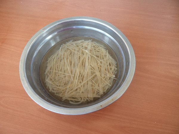 韭菜雞蛋餡混合面蒸餃的做法-咸鮮味蒸菜譜-易網(wǎng)健康養(yǎng)生網(wǎng) 韭菜雞蛋餡混合面蒸餃的做法-咸鮮味蒸菜譜