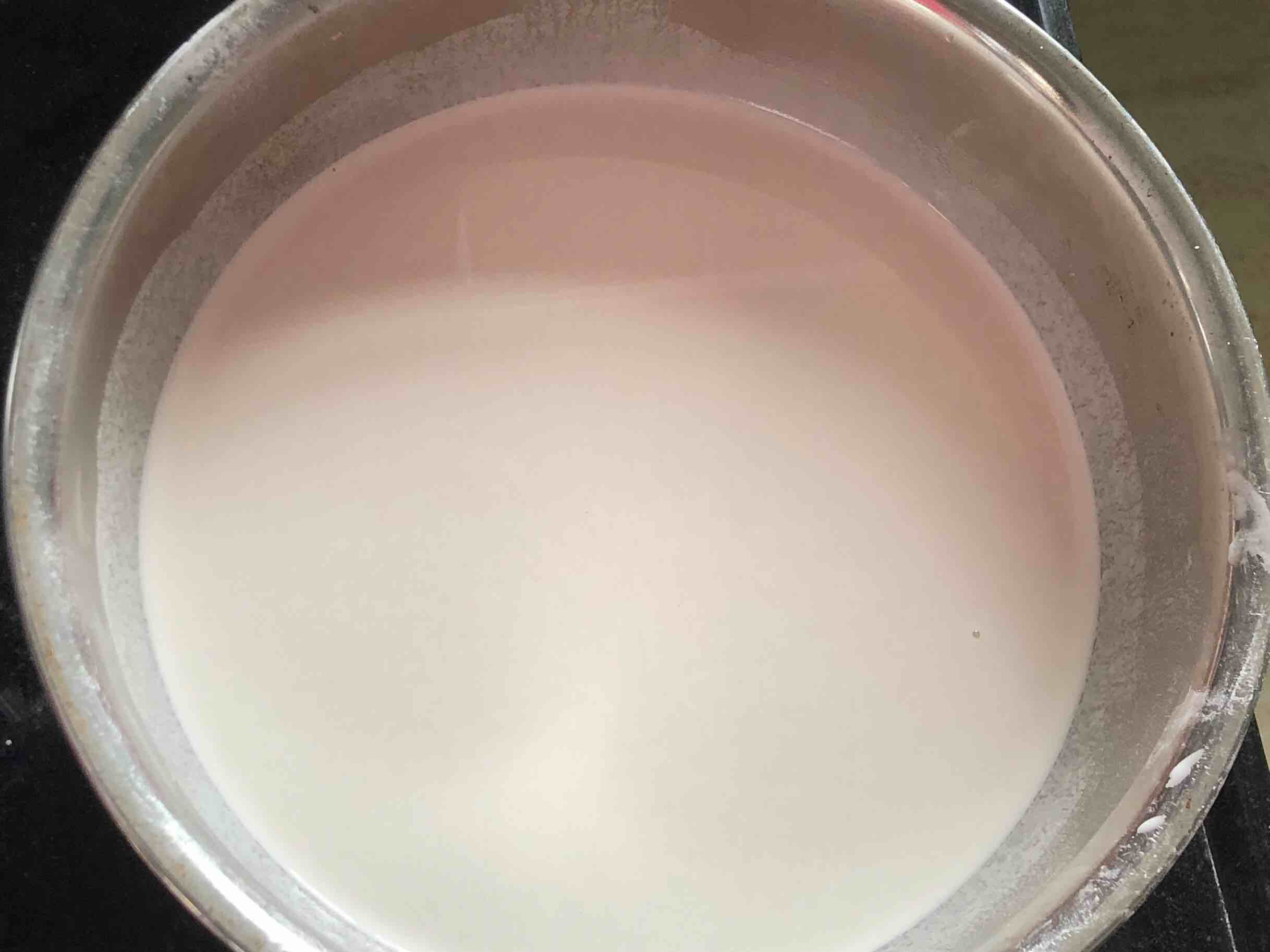 簡單易做滴涼皮的做法-酸辣味蒸菜譜-易網健康養生網 簡單易做滴涼皮的做法-酸辣味蒸菜譜