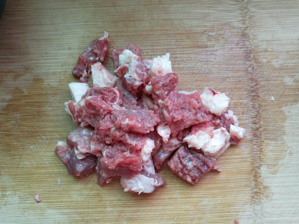 牛肉筍干大雜燴的做法-家常味燴菜譜-易網(wǎng)<a href=http://www.weilaijie.cn/ target=_blank class=infotextkey>健康養(yǎng)生</a>網(wǎng) 牛肉筍干大雜燴的做法-家常味燴菜譜