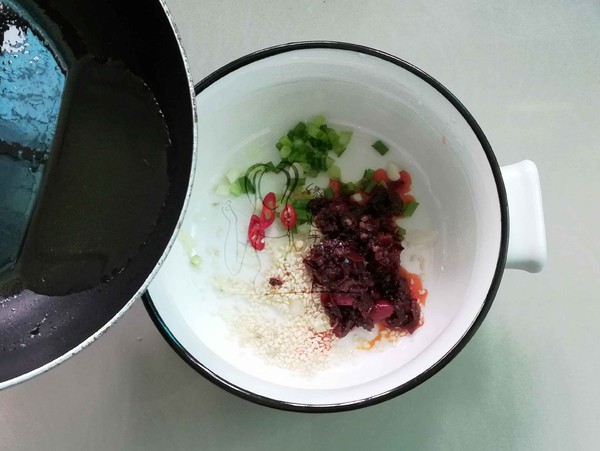 酸湯魚丸烏冬面的做法-酸辣味煮菜譜