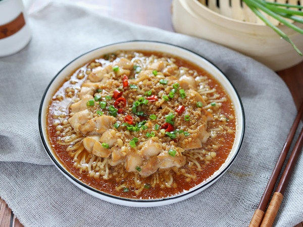 蒜蓉金針菇蒸雞胸肉的做法-家常味蒸菜譜-易網健康養生網 蒜蓉金針菇蒸雞胸肉的做法-家常味蒸菜譜