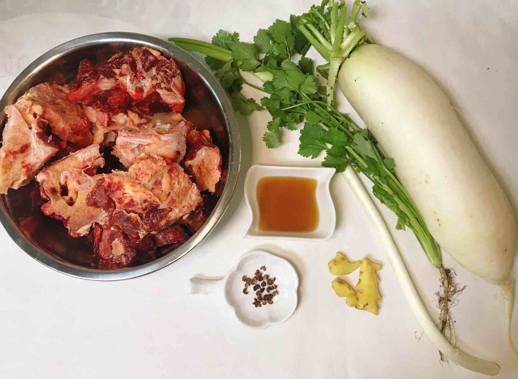 牛尾骨燉蘿卜的做法-家常味燉菜譜-易網(wǎng)<a href=http://www.weilaijie.cn/ target=_blank class=infotextkey>健康養(yǎng)生</a>網(wǎng) 牛尾骨燉蘿卜的做法-家常味燉菜譜
