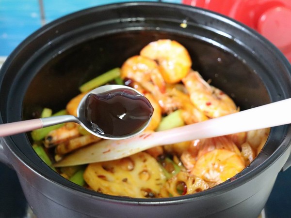 干鍋香辣蝦的做法-香辣味炒菜譜-易網健康養生網 干鍋香辣蝦的做法-香辣味炒菜譜