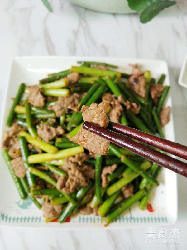 香辣蒜苔炒牛肉的做法-香辣味炒菜譜-易網健康養生網 香辣蒜苔炒牛肉的做法-香辣味炒菜譜