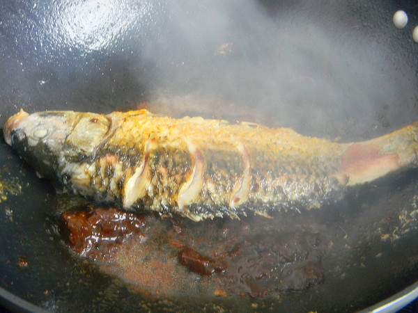 醬香燜魚的做法-醬香味燜菜譜-易網健康養生網 醬香燜魚的做法-醬香味燜菜譜