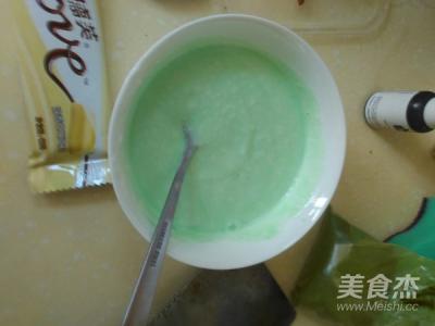 抹茶旋風雙巧果肉炒酸奶的做法-奶香味凍菜譜