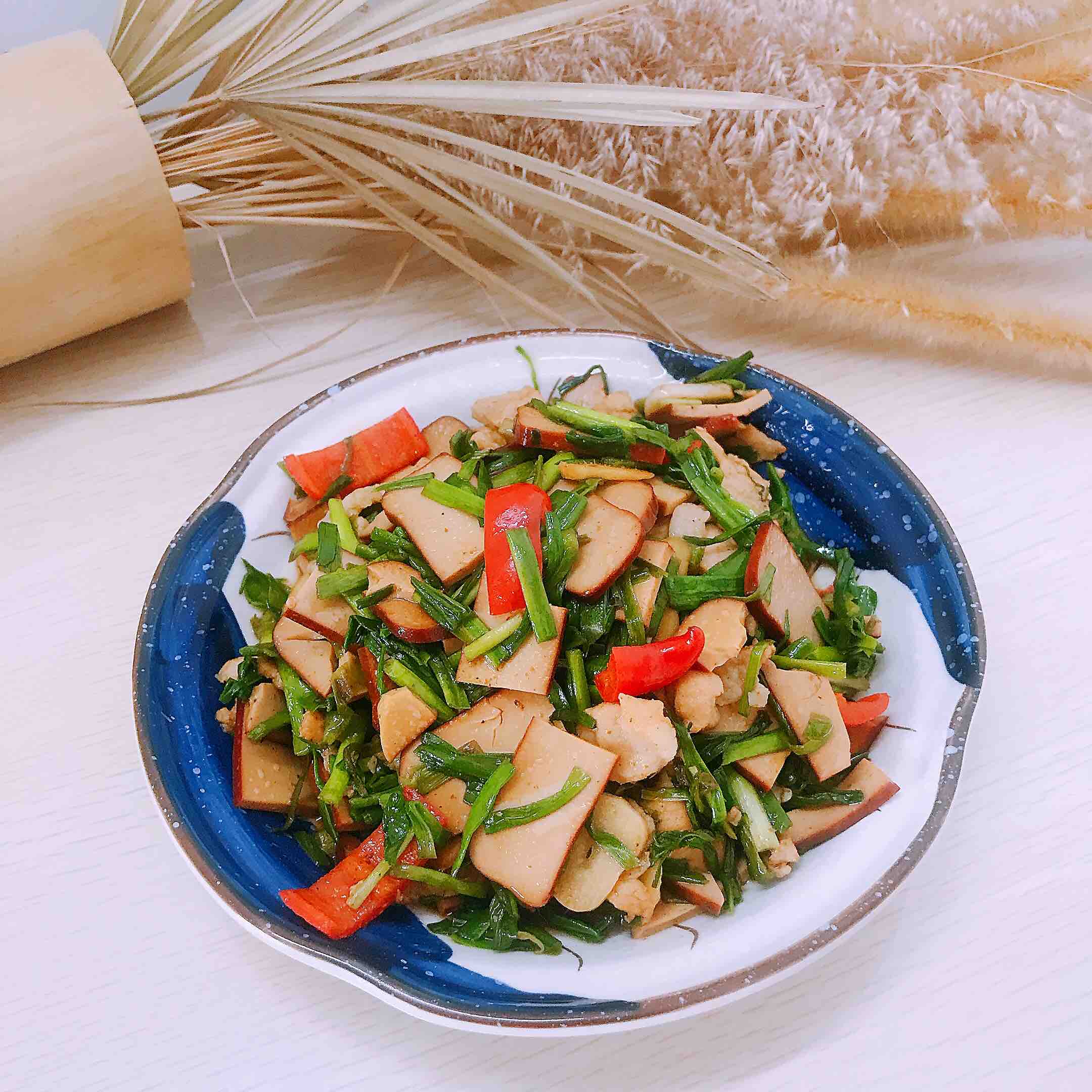雞蛋干炒肉片的做法-咸鮮味炒菜譜-易網(wǎng)健康養(yǎng)生網(wǎng) 雞蛋干炒肉片的做法-咸鮮味炒菜譜