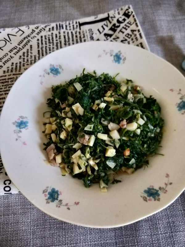 筍丁咸肉炒薺菜的做法-咸鮮味炒菜譜-易網(wǎng)健康養(yǎng)生網(wǎng) 筍丁咸肉炒薺菜的做法-咸鮮味炒菜譜