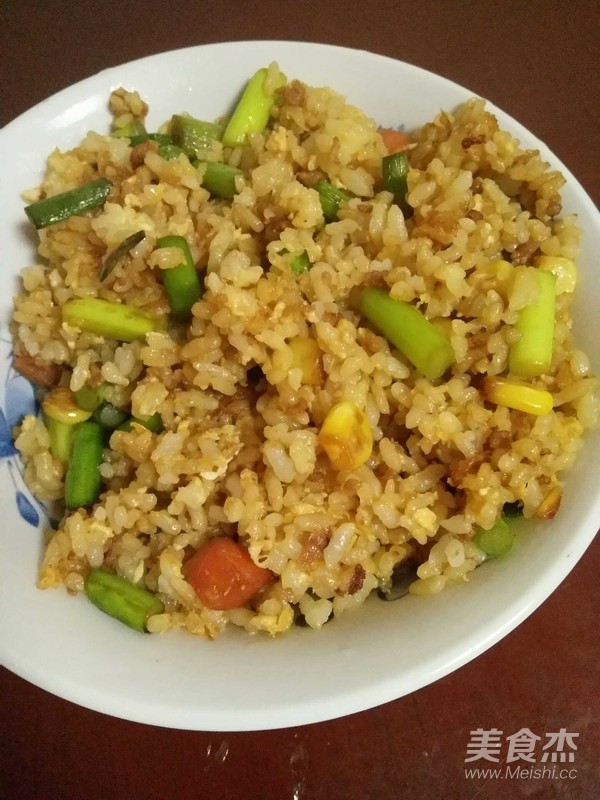 蒜苗醬油炒飯的做法-咸鮮味炒菜譜-易網(wǎng)健康養(yǎng)生網(wǎng) 蒜苗醬油炒飯的做法-咸鮮味炒菜譜