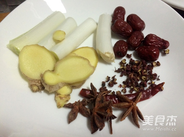 香菇雞湯的做法-咸鮮味燉菜譜-易網健康養生網 香菇雞湯的做法-咸鮮味燉菜譜