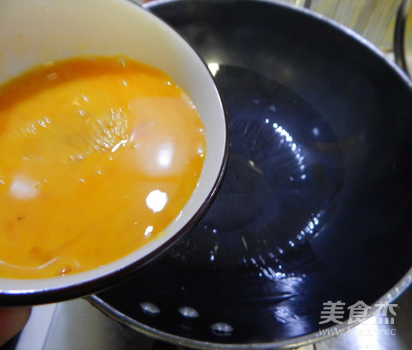 青紅椒炒雞蛋的做法-咸鮮味炒菜譜