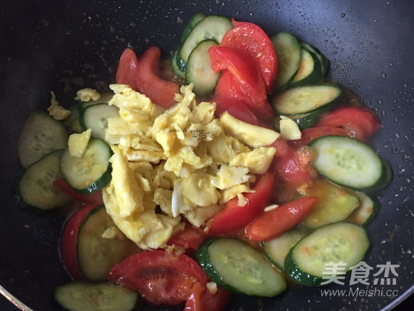 西紅柿黃瓜炒蛋的做法-家常味炒菜譜