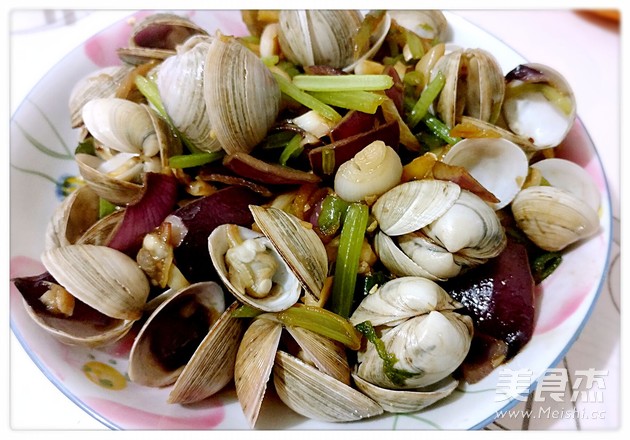 辣炒白蛤的做法-香辣味炒菜譜-易網健康養生網 辣炒白蛤的做法-香辣味炒菜譜
