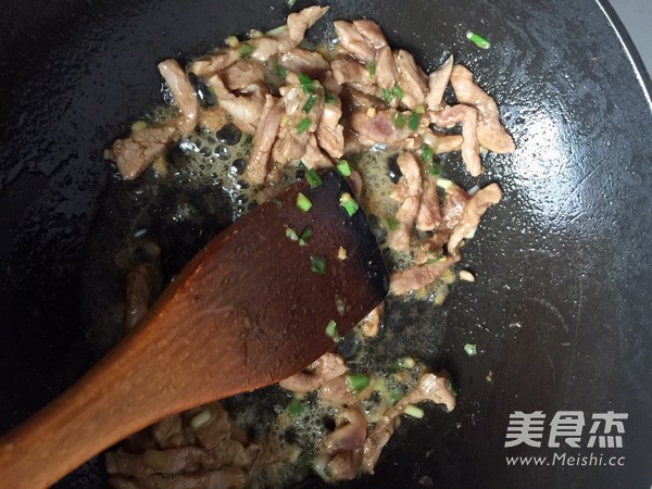 蘆筍肉絲的做法-家常味炒菜譜