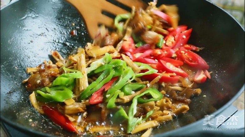 筍干炒回鍋肉的做法-家常味炒菜譜-易網(wǎng)健康養(yǎng)生網(wǎng) 筍干炒回鍋肉的做法-家常味炒菜譜
