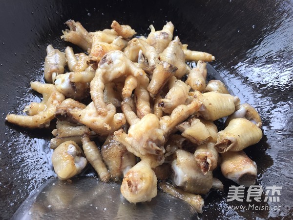 辣子雞爪的做法-香辣味炒菜譜-易網健康養生網 辣子雞爪的做法-香辣味炒菜譜