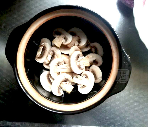 花蛤粉絲煲的做法-咸鮮味煲菜譜-易網健康養生網 花蛤粉絲煲的做法-咸鮮味煲菜譜