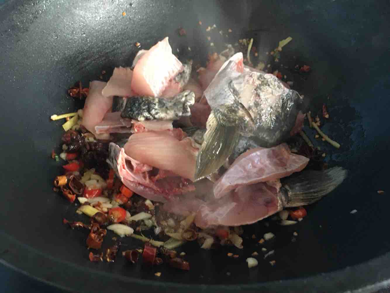 麻辣水煮魚的做法-香辣味煮菜譜