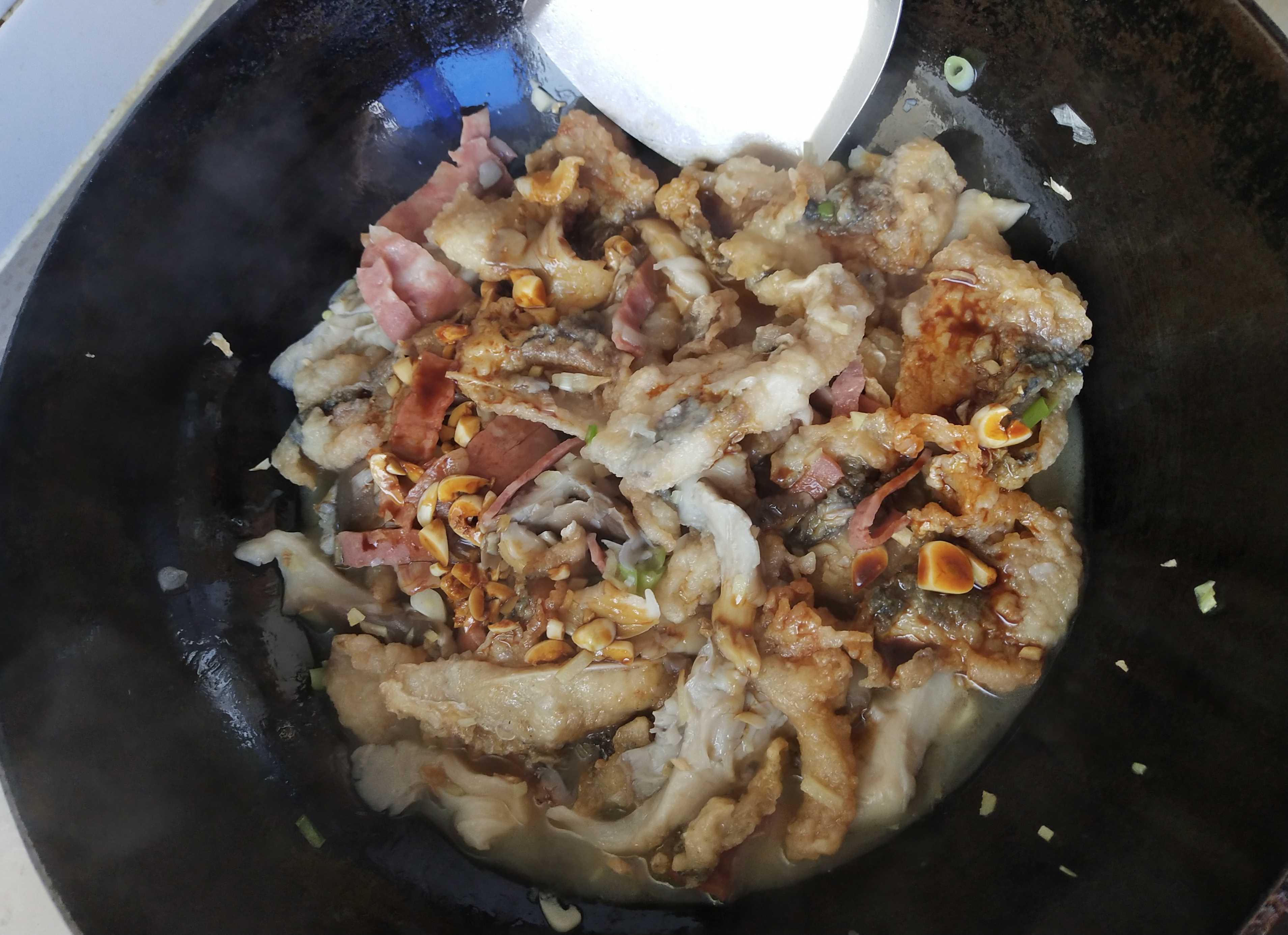 平菇燴魚片的做法-酸甜味燴菜譜-易網(wǎng)健康養(yǎng)生網(wǎng) 平菇燴魚片的做法-酸甜味燴菜譜
