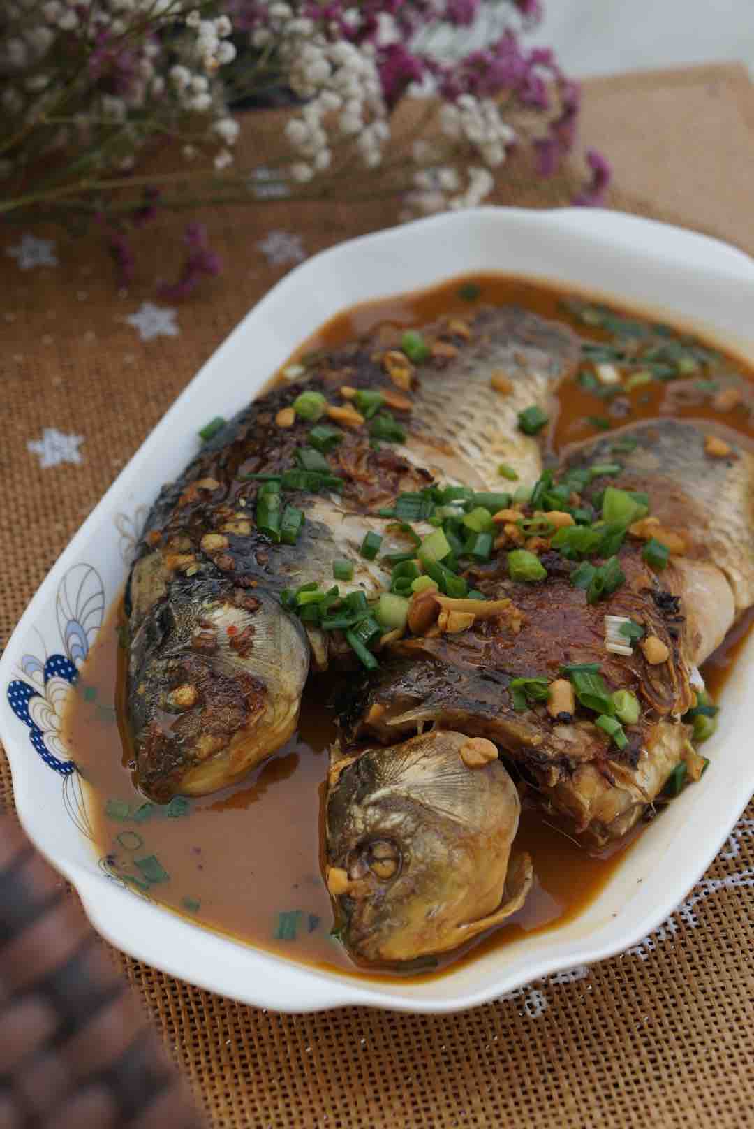 雙醬燒鯽魚的做法-家常味燒菜譜-易網健康養生網 雙醬燒鯽魚的做法-家常味燒菜譜