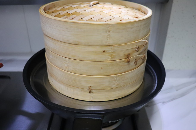 水晶蝦餃的做法-咸鮮味蒸菜譜-易網健康養生網 水晶蝦餃的做法-咸鮮味蒸菜譜