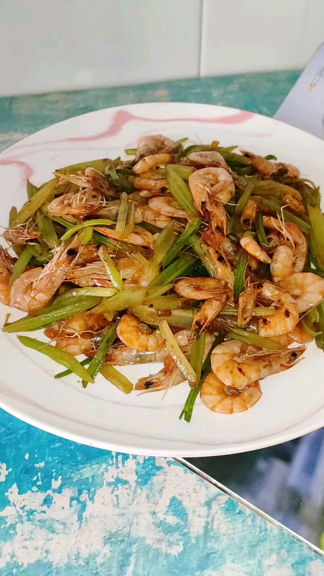 芹菜小河蝦的做法-咸鮮味炒菜譜