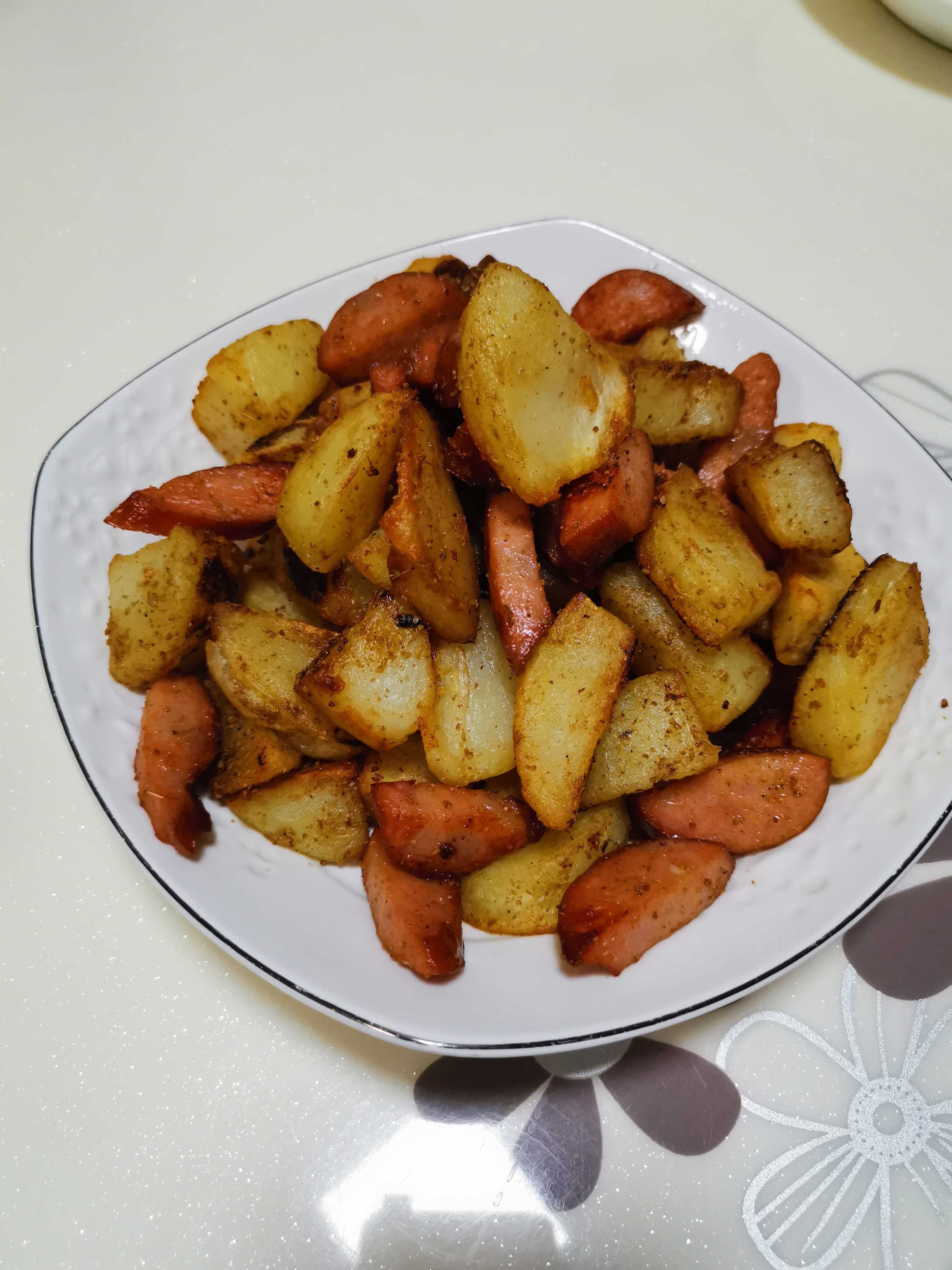 孜然紅腸土豆的做法-家常味炒菜譜-易網(wǎng)健康養(yǎng)生網(wǎng) 孜然紅腸土豆的做法-家常味炒菜譜