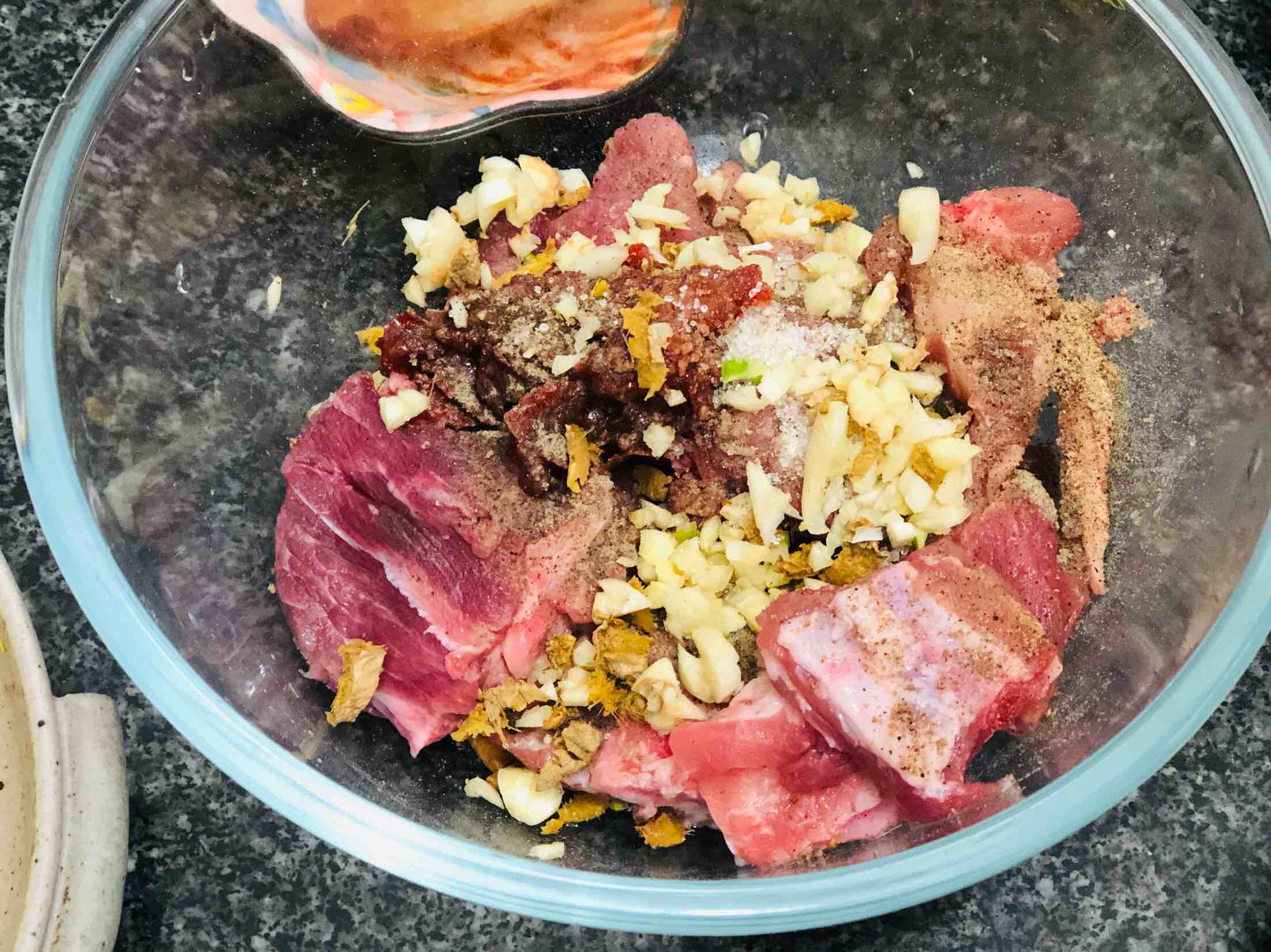 粉蒸排骨的做法-香辣味蒸菜譜-易網(wǎng)健康養(yǎng)生網(wǎng) 粉蒸排骨的做法-香辣味蒸菜譜