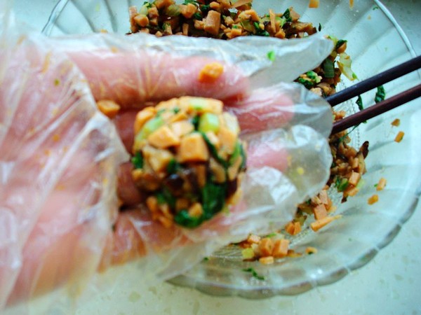 青菜火腿丸子的做法-家常味蒸菜譜