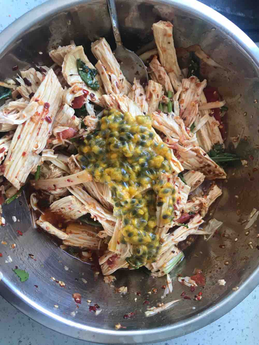 百香涼拌腐竹的做法-酸辣味拌菜譜-易網健康養生網 百香涼拌腐竹的做法-酸辣味拌菜譜