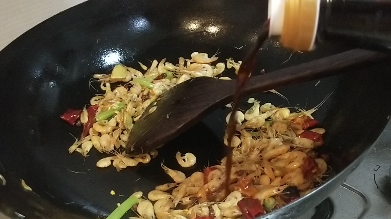 辣炒小河蝦的做法-咸鮮味炒菜譜