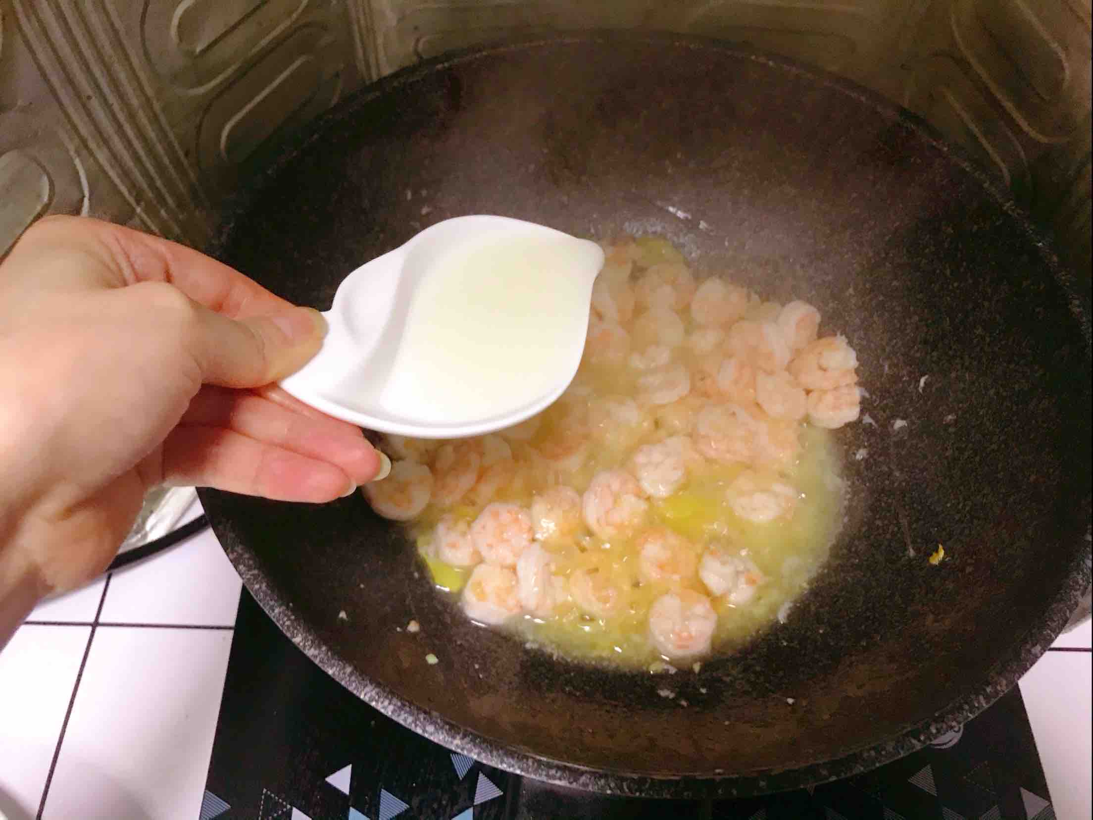 蔥爆蝦仁的做法-咸鮮味炒菜譜-易網(wǎng)健康養(yǎng)生網(wǎng) 蔥爆蝦仁的做法-咸鮮味炒菜譜