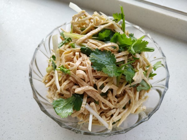 涼拌豆腐絲的做法-家常味拌菜譜-易網(wǎng)健康養(yǎng)生網(wǎng) 涼拌豆腐絲的做法-家常味拌菜譜