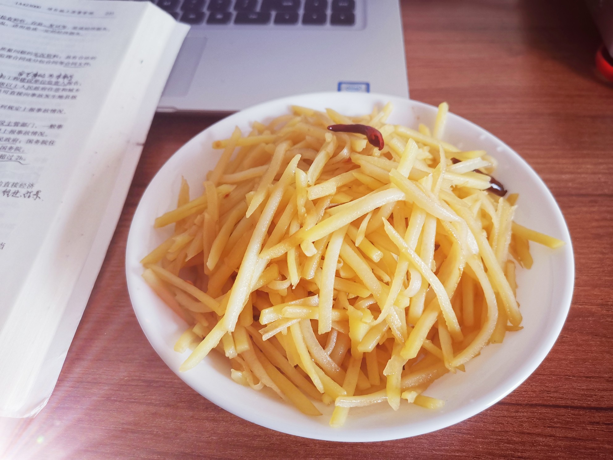 干椒土豆絲的做法-家常味炒菜譜-易網健康養生網 干椒土豆絲的做法-家常味炒菜譜