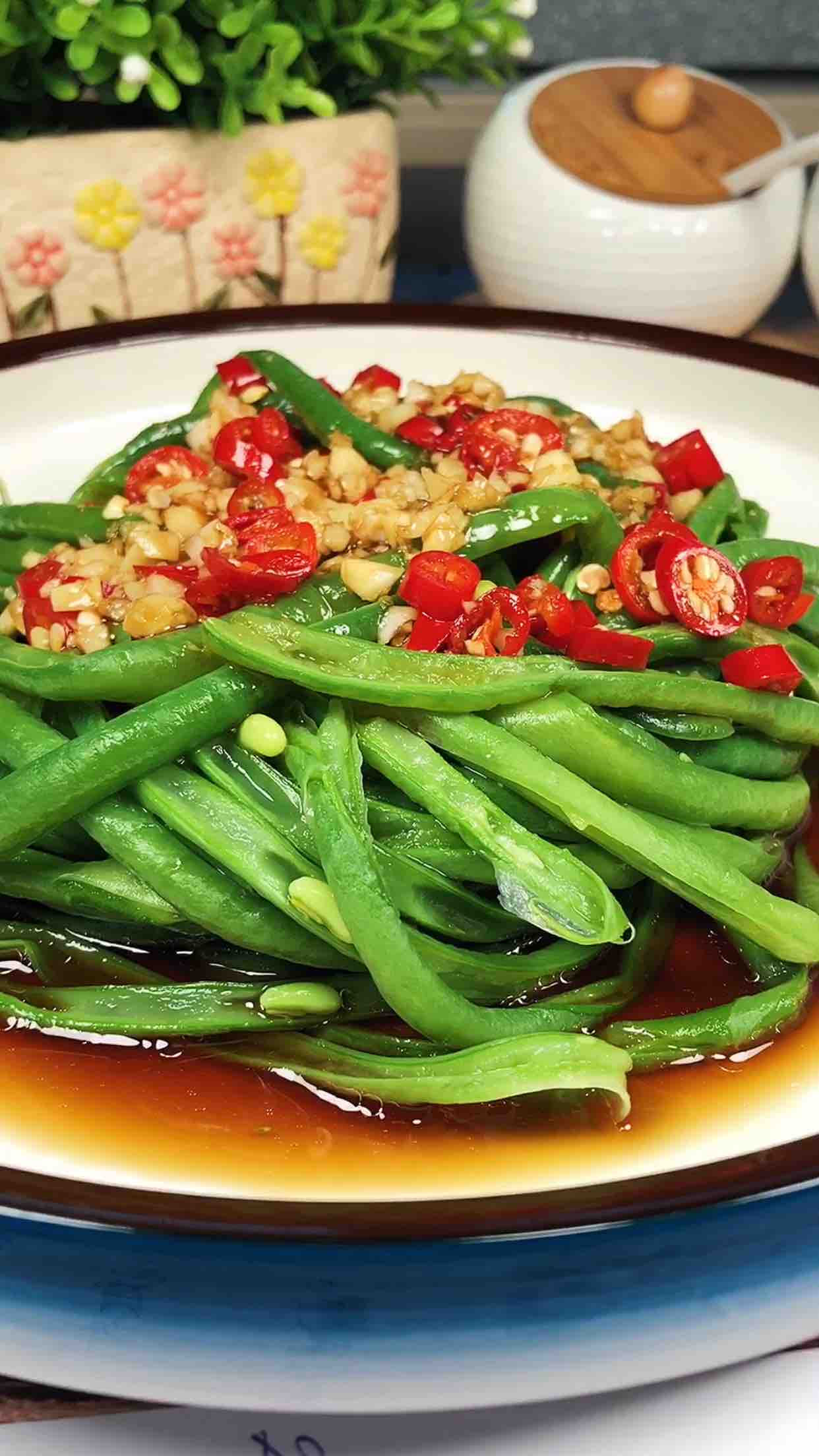 手撕豇豆的做法-酸辣味煮菜譜