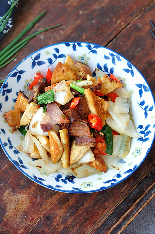 豆腐咸肉燒白菜的做法-家常味燒菜譜-易網(wǎng)健康養(yǎng)生網(wǎng) 豆腐咸肉燒白菜的做法-家常味燒菜譜