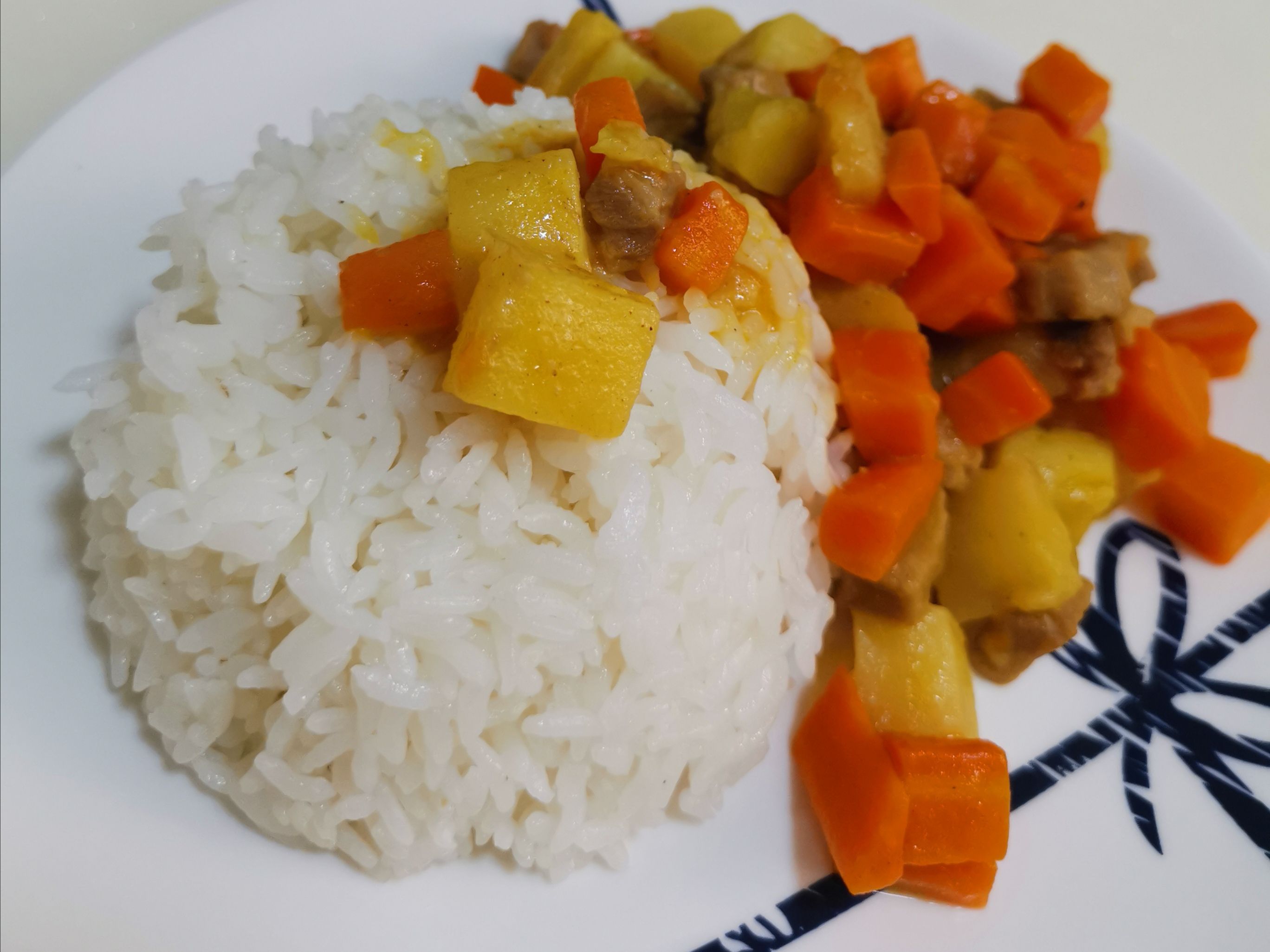 孩子的咖喱土豆飯的做法-咖喱味炒菜譜-易網(wǎng)健康養(yǎng)生網(wǎng) 孩子的咖喱土豆飯的做法-咖喱味炒菜譜