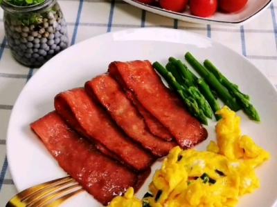 生雞蛋培根拼盤(pán)的作法-家常味炒菜譜