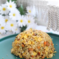 這款蛋炒飯，顏值與味道并存，不怕小朋友不愛吃飯了的做法-家常味炒菜譜