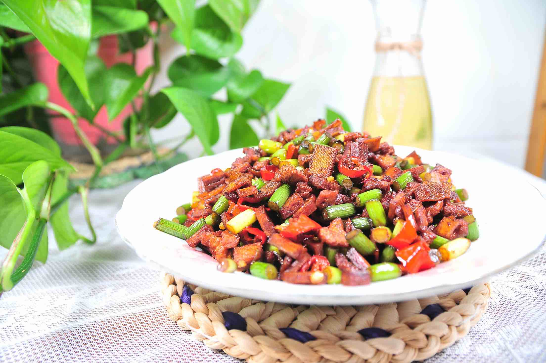蒜薹肉丁炒豆干的做法-家常味炒菜譜-易網健康養生網 蒜薹肉丁炒豆干的做法-家常味炒菜譜