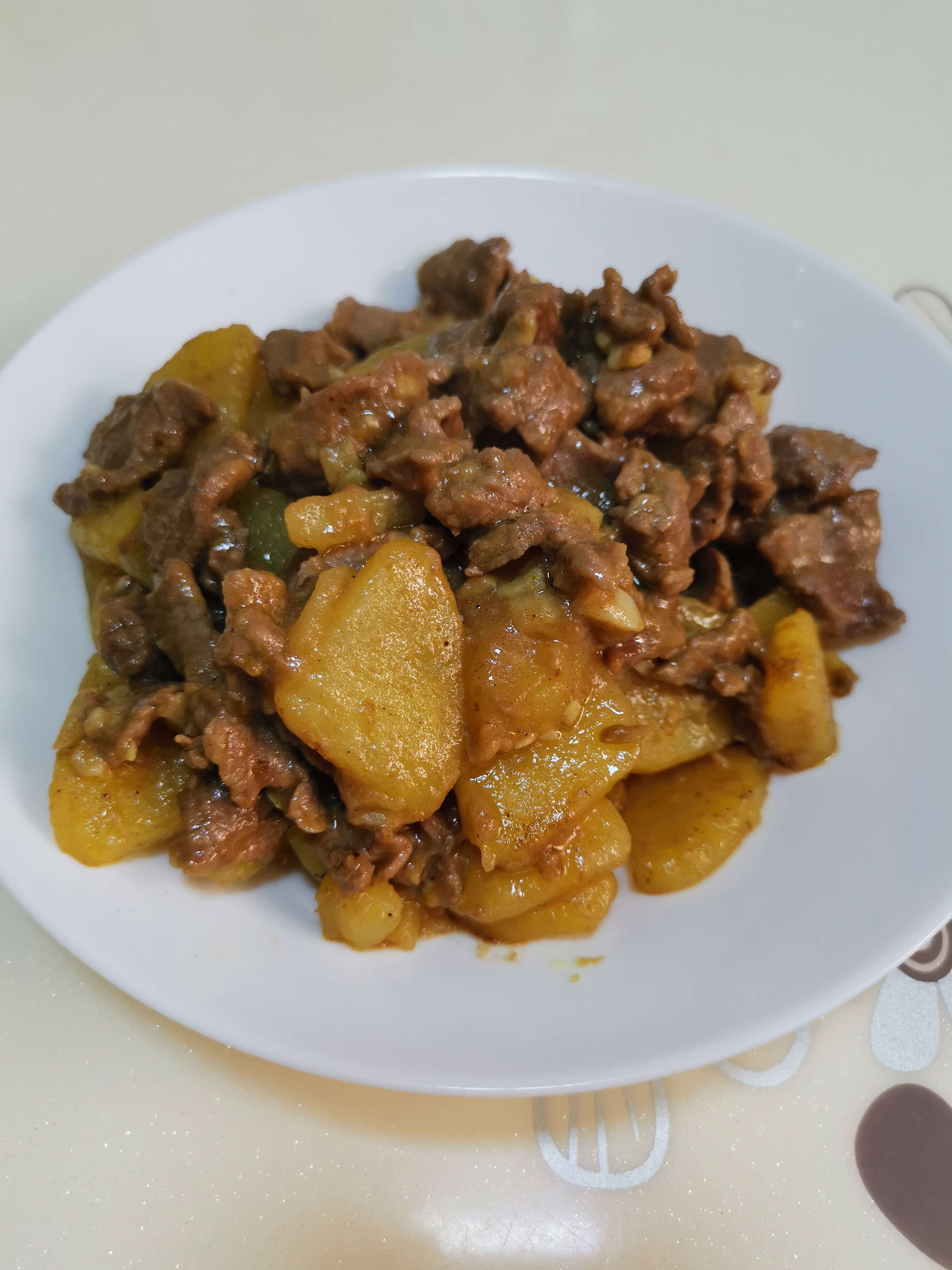 咖喱土豆炒牛肉的做法-咖喱味炒菜譜-易網健康養生網 咖喱土豆炒牛肉的做法-咖喱味炒菜譜