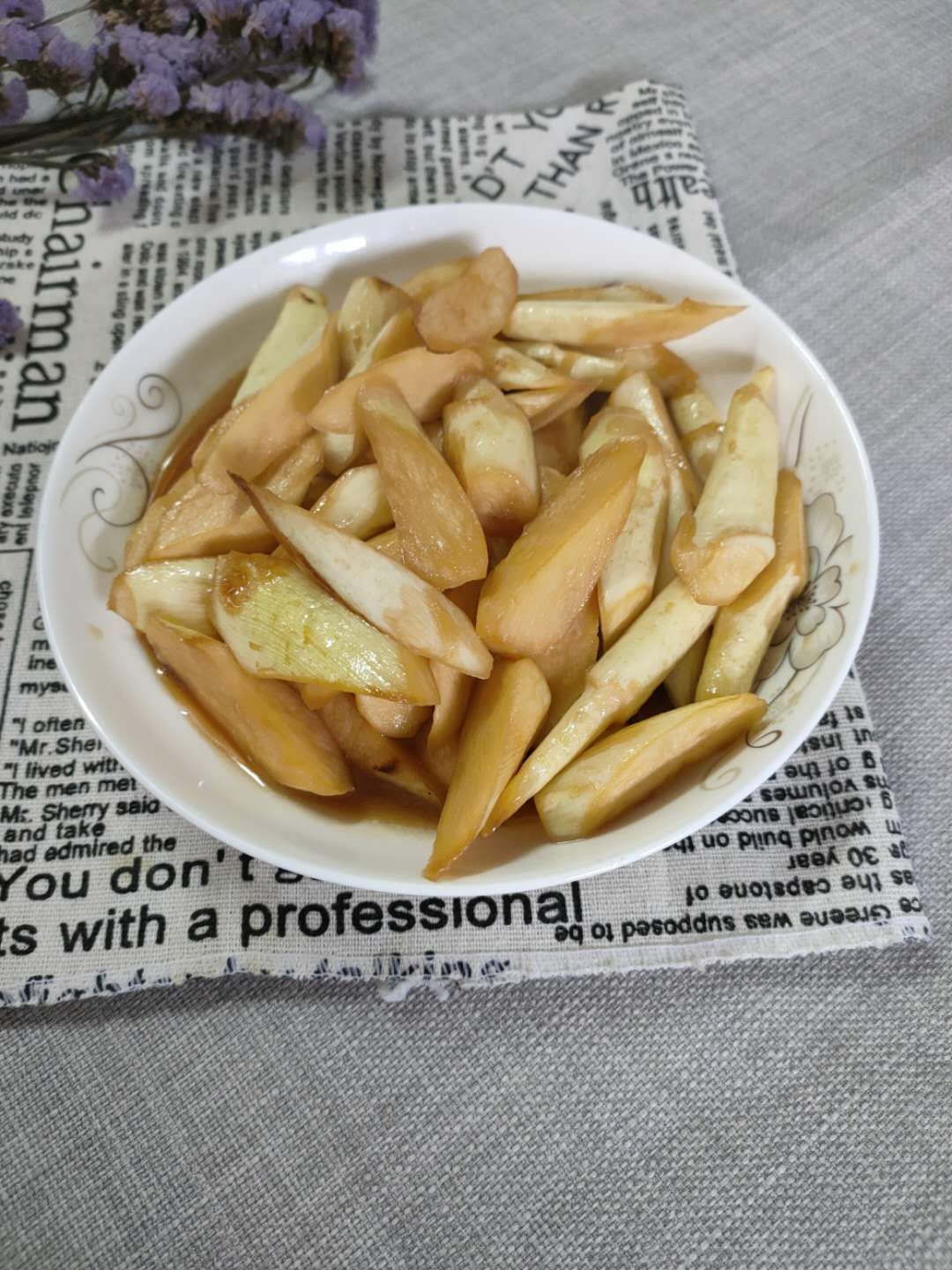 紅燒茭白的做法-咸鮮味燒菜譜-易網健康養生網 紅燒茭白的做法-咸鮮味燒菜譜
